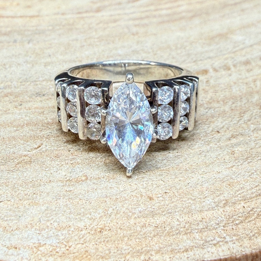 925 Sterling Silver Marquise Cubic Zirconia Statement Ring Size 6.25 CZ